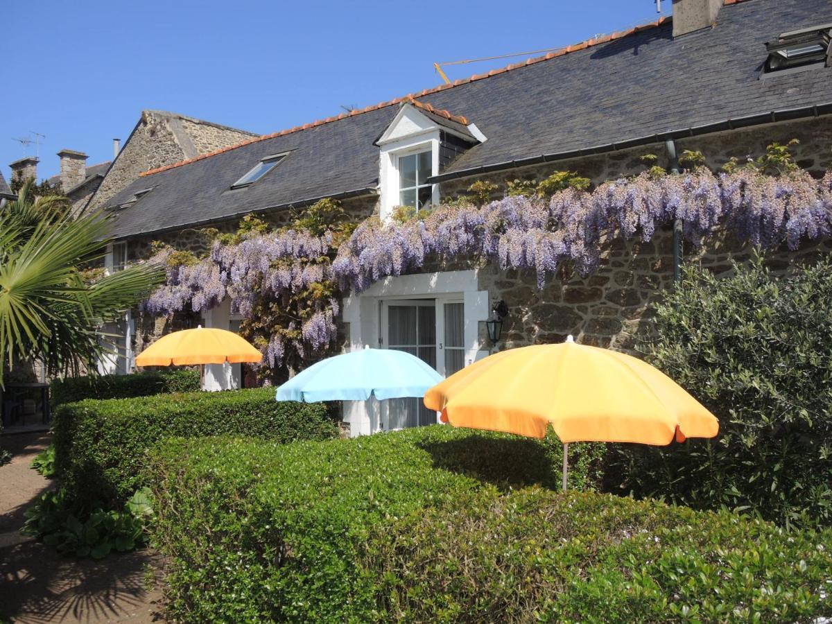 Clos De La Fontaine Динар Экстерьер фото